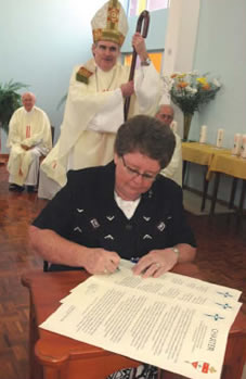 2006 The Mercy Sisters gift Mount St Bernard College to the Catholic Diocese of Cairns